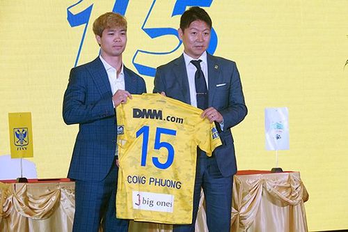 Công Phượng mặc áo đặc biệt, để ghi 15 bàn cho CLB Sint-Truidense