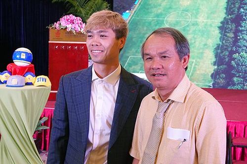 Bầu Đức: 'Gạch đá tôi nhận hết, hãy tha cho Công Phượng...'