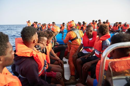 Hàng chục người di cư được giải cứu ở ngoài khơi bờ biển Libya