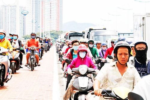 Việc sửa chữa cầu Xóm Bóng gây ùn tắc giao thông: Người dân cần chia sẻ