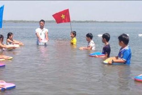 Bạn đọc Bạn đọc viết Dạy bơi cho trẻ em nông thôn khó đạt mục tiêu