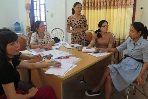 Chính trị - Xã hội Phụ nữ Giáo dục trẻ bằng tình yêu thương