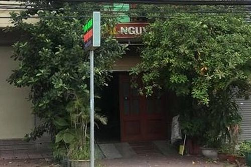 Rủ nhau vào nhà nghỉ đập đá, 1 thanh niên tử vong