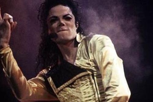 Michael Jackson vẫn kiếm tiền tỉ sau 10 năm qua đời