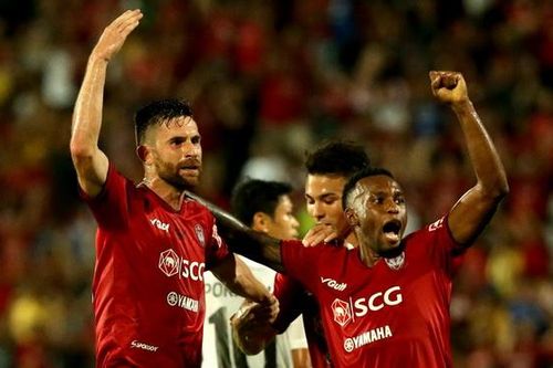 Ngược dòng kịch tính, Văn Lâm cùng đồng đội hạ á quân Thai League