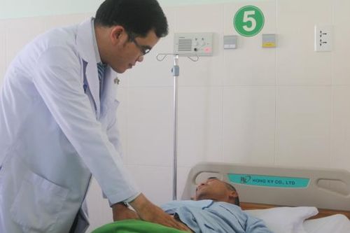 Bệnh viện Hoàn Mỹ Cửu Long điều trị thành công 2 trường hợp cấp cứu do dị vật xương cá