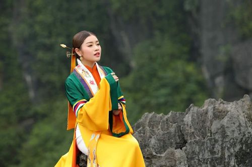 Thu Hằng ra MV tái hiện mối tình đơn phương bi ai của công chúa triều Nguyễn