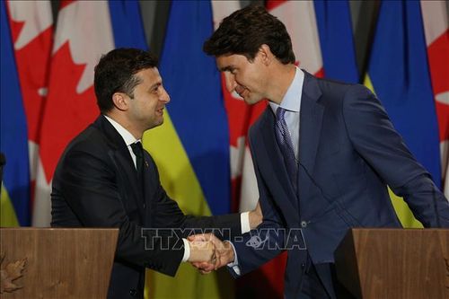 Ukraine, Canada đạt thỏa thuận về thương mại và quân sự