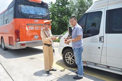 CSGT tổng kiểm soát xe khách, xe container và xe mô tô trong 1 tháng