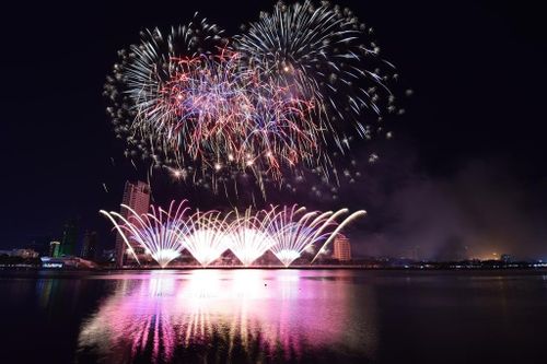 'Ra khơi' đưa Phần Lan lên ngôi vương Lễ hội pháo hoa quốc tế Đà Nẵng 2019