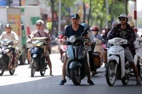 Nắng nóng gay gắt trở lại miền Bắc và miền Trung