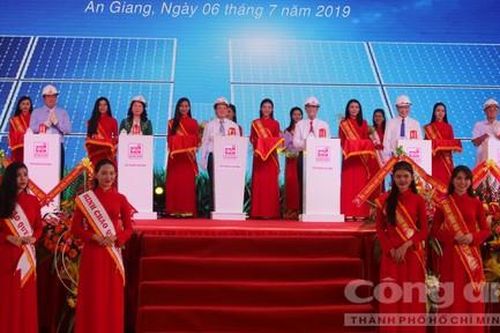 Khánh thành nhà máy điện mặt trời, nơi phát hiện cặp rắn khủng