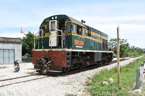 Băng qua đường sắt, người đàn ông bị tàu hỏa đâm tử vong