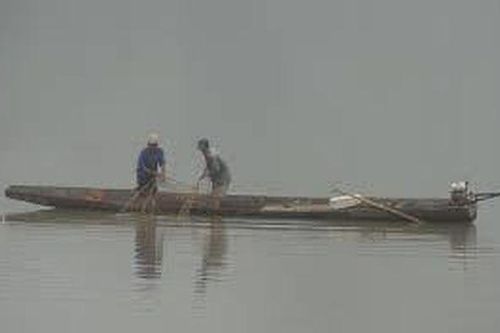 Đánh ghẹ trong hoàn lưu bão, hai cha con chết nơi cửa sông