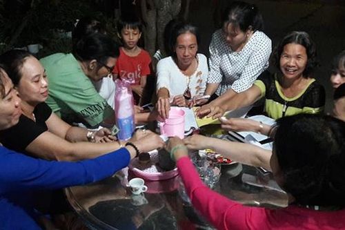 Hiệu quả thiết thực từ Tổ phụ nữ hùn vốn mua bảo hiểm y tế
