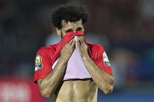 'Messi Ai Cập' rớt nước mắt nhìn đội nhà bị loại