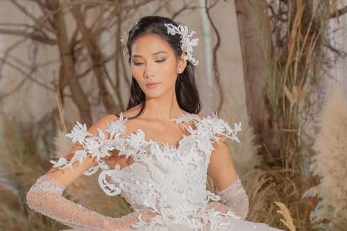 Hoàng Thùy diện váy cưới bồng bềnh, hóa cô dâu xinh đẹp trên sàn diễn