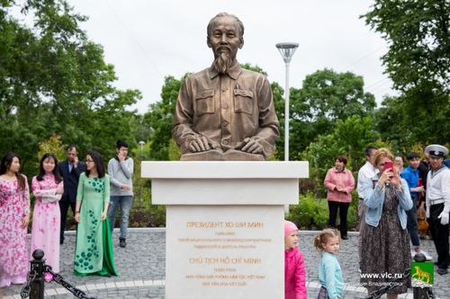 Khánh thành Đài tưởng niệm Hồ Chí Minh tại thành phố Vladivostok