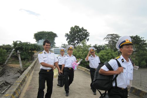 Chuyện chưa kể về những 'pháo đài (Bài cuối): Bản hùng ca trên sóng nhà giàn