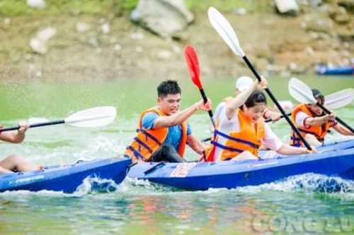 Sôi nổi hội đua thuyền Kayak ở 'Hạ Long cạn' giữa đại ngàn Tuyên Quang