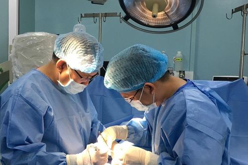 Thanh niên 19 tuổi bị ung thư tinh hoàn, bác sĩ khuyên cấp trữ tinh trùng gấp