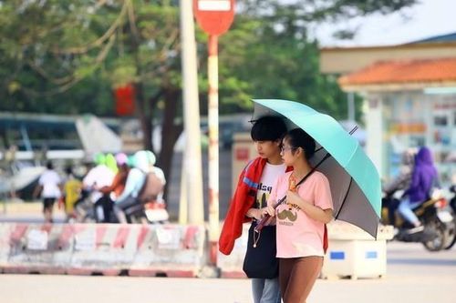 Bắc Bộ tiếp tục nắng nóng trong ngày đầu tuần, có nơi trên 37 độ C