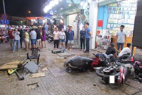 Vụ ô tô Mercedes đâm hàng loạt xe máy: Lời kể hãi hùng từ các nhân chứng gần hiện trường
