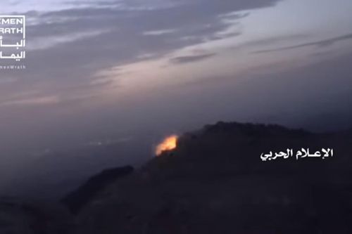 Houthi đánh cho Liên minh quân sự Ả rập Xê út thất điên bát đảo ở miền trung Yemen