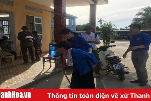 Hà Trung: Khám cấp thuốc miễn phí cho các đối tượng chính sách, người nghèo