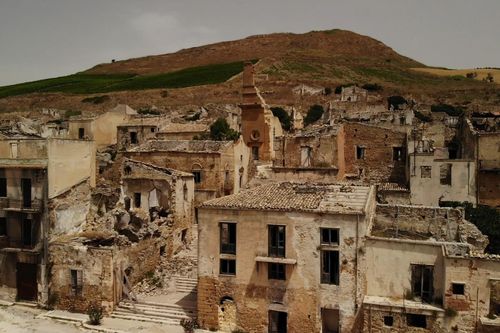 Thị trấn 'ma' tại Italy bán nhà giá 1 Euro