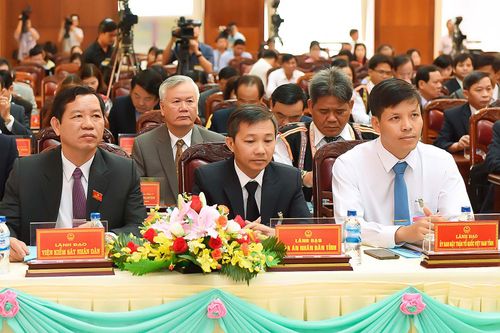 Kinh tế- xã hội tiếp tục trên đà phát triển