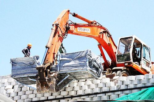 Dự án Marina Hill: Bắt đầu tháo dỡ bức tường chắn