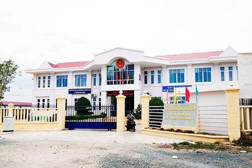 Trụ sở UBND xã Vĩnh Thái: Sử dụng hơn 2 năm đã xuống cấp