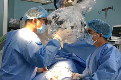 Nam giới trẻ đối diện với ung thư tinh hoàn