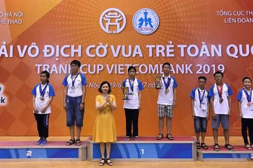 'Bông hồng nhung' của làng cờ Thủ đô