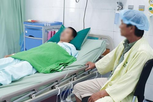 Cứu sống thanh niên bị vật nhọn đâm xuyên ngực trái