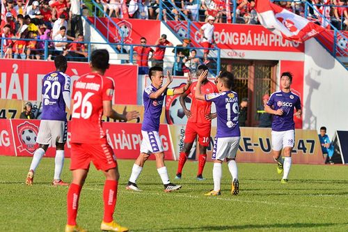 Vòng 14 V-League 2019: TP Hồ Chí Minh 'khủng hoảng', Hà Nội FC trở lại ngôi đầu bảng