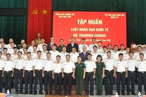 Khai mạc lớp tập huấn Luật Nhân đạo quốc tế