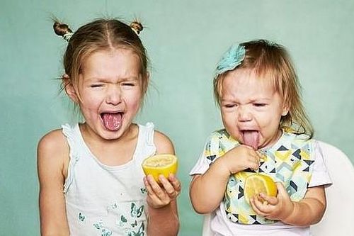 Vì sao chúng ta nhăn mặt khi ăn thực phẩm chua?