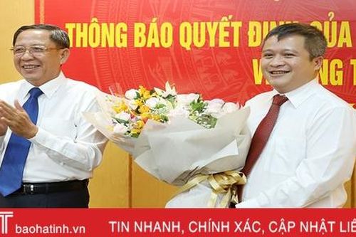 Tân Phó Bí thư Tỉnh ủy Hà Tĩnh Trần Tiến Hưng chính thức nhận nhiệm vụ