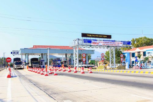 Bộ Giao thông vận tải yêu cầu không dừng thu phí Trạm BOT Cam Thịnh