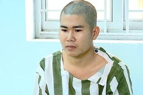 Đâm hỏng mắt bạn nhậu trong phòng karaoke