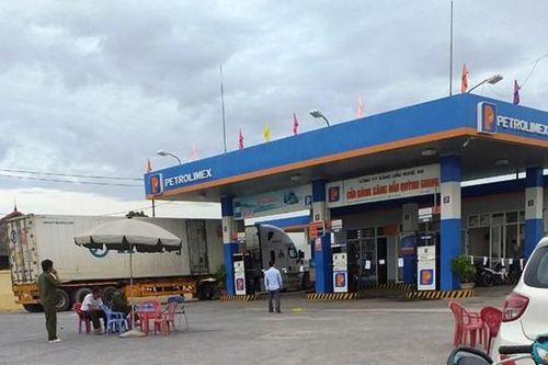 Nữ nhân viên cây xăng bị đâm chết trong đêm