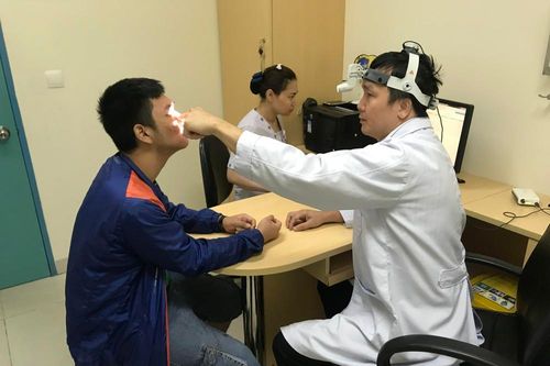 Nội soi đường mũi vá lỗ rò dịch não tủy hiếm gặp
