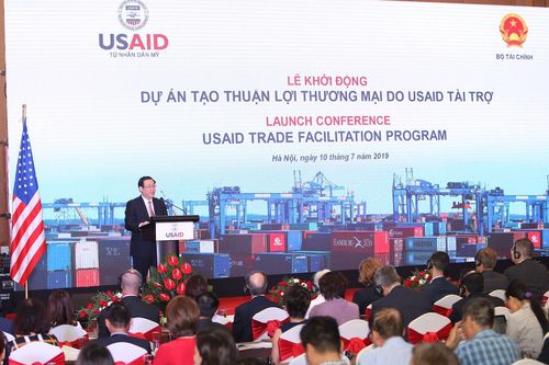 Mỹ tài trợ dự án giúp Việt Nam cải thiện thủ tục hải quan