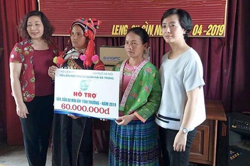 Giúp người nghèo biên giới