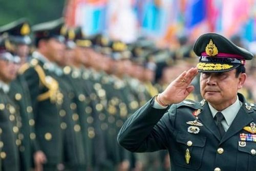 Thủ tướng Thái Lan ra lệnh chấm dứt sự cầm quyền của quân đội