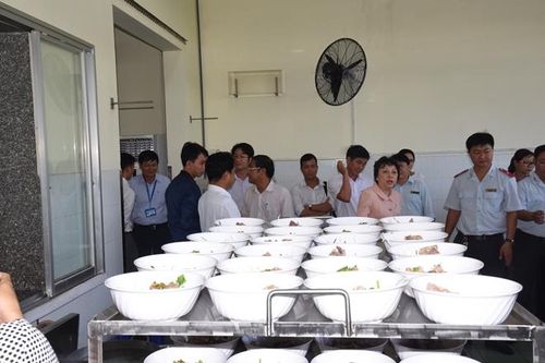 'Cái bụng' của công nhân mất an toàn do ông chủ làm ngơ với cái bếp