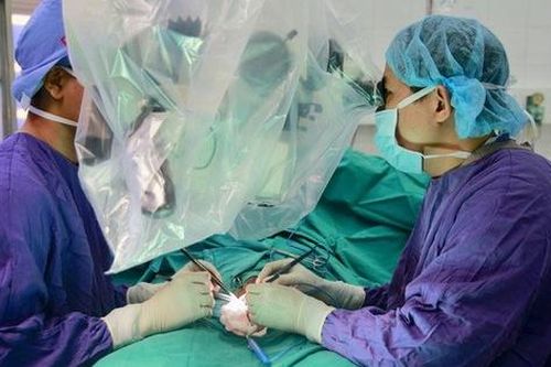 Mâu thuẫn gia đình, vợ cầm dao cắt phăng 'của quý' của chồng