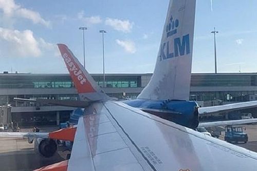 Hai máy bay va chạm ở Amsterdam, hàng trăm hành khách phải chờ đợi